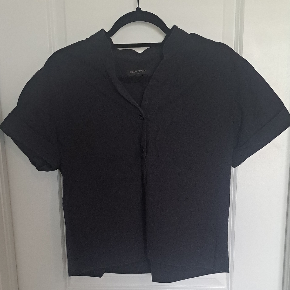 Black Short Sleeve Button-Up Shirt
